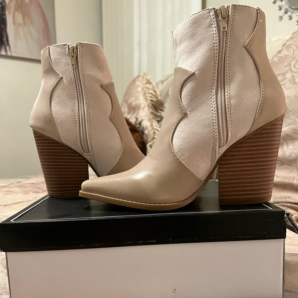 Qupid Western Booties